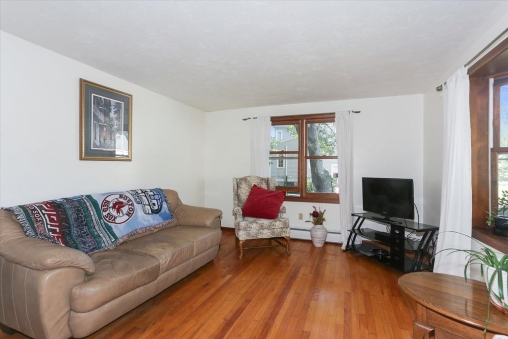 23 Tattan Farm Road Worcester, MA 01605 - Photo 4 of 31 Gallery Image 4