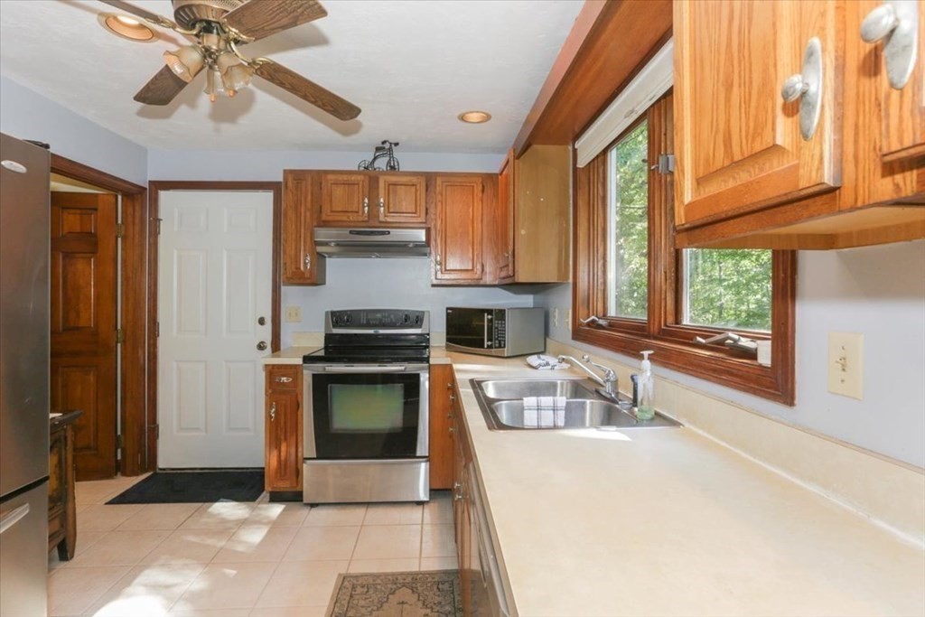 23 Tattan Farm Road Worcester, MA 01605 - Photo 8 of 31 Gallery Image 8