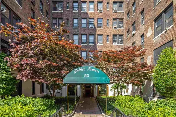 $2,950 | 50 Glenwood Avenue, Unit 805, Jersey City, NJ 07306
