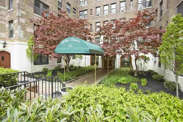 $2,950 | 50 Glenwood Avenue, Unit 805, Jersey City, NJ 07306