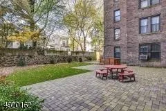 $2,950 | 50 Glenwood Avenue, Unit 805, Jersey City, NJ 07306