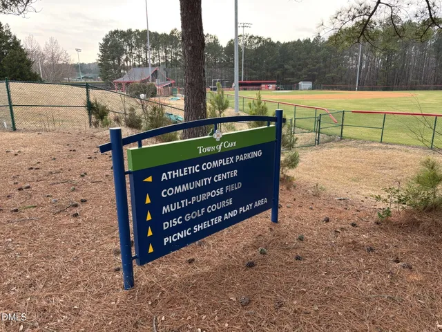 $1,150,000 | 3609 Knollcreek Drive, Apex, NC 27539