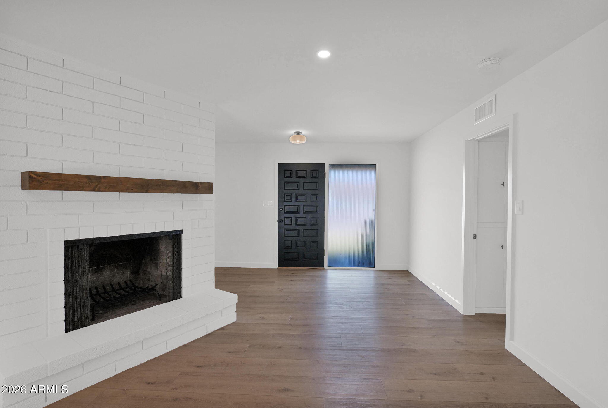 501 West Seldon Lane Phoenix, AZ 85021 - Photo 8 of 46 23-web-or-mls-P1547647