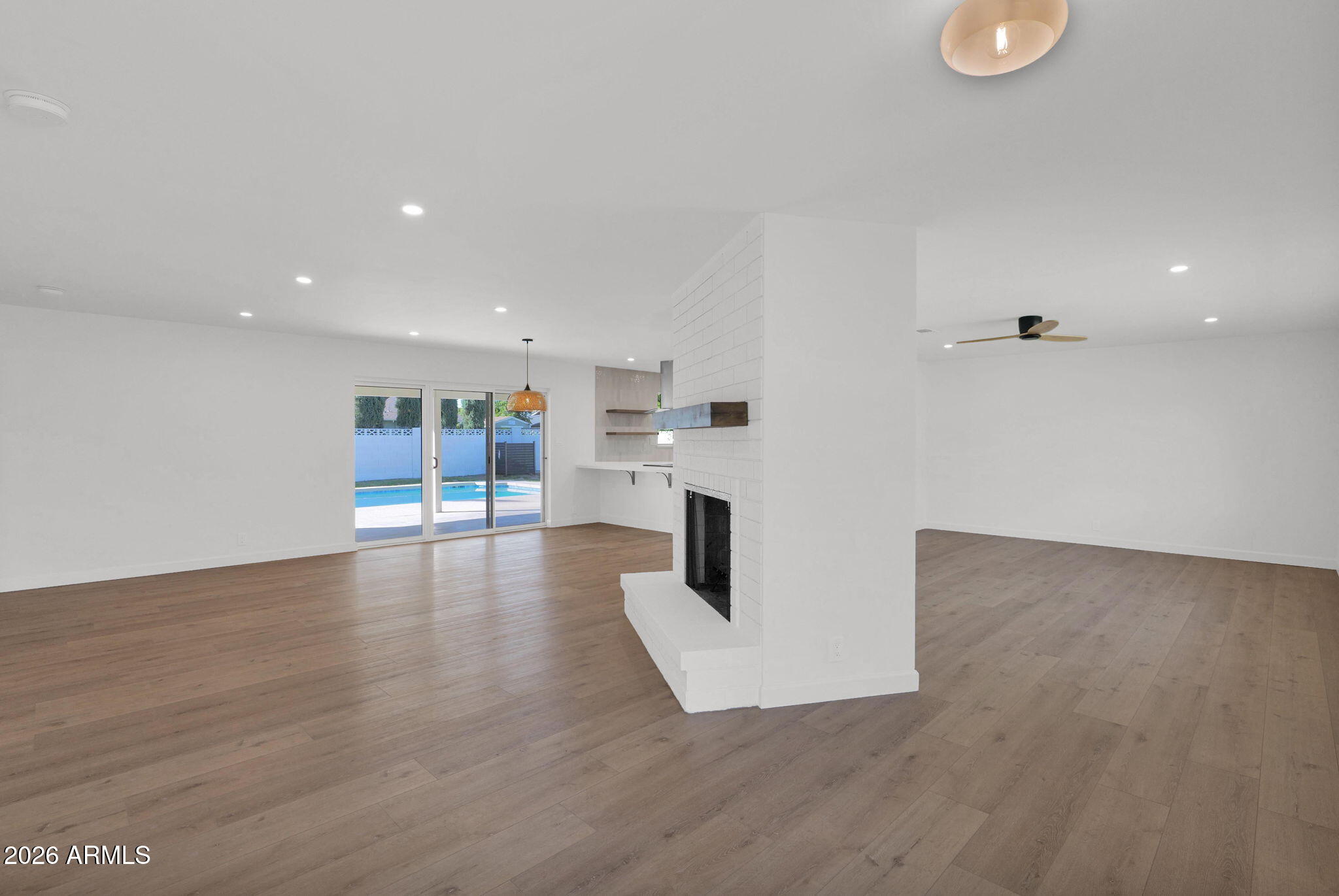 501 West Seldon Lane Phoenix, AZ 85021 - Photo 9 of 46 24-web-or-mls-P1547650