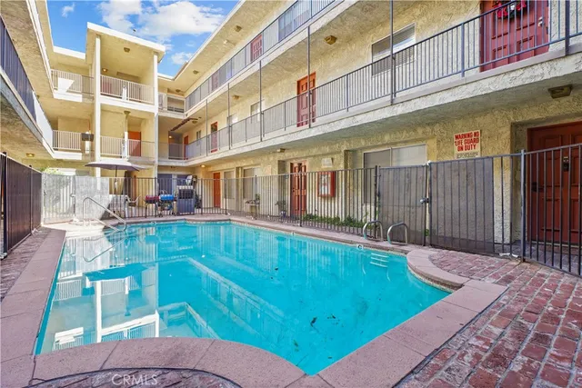 $399,999 | 21219 Roscoe Boulevard, Canoga Park, CA 91304