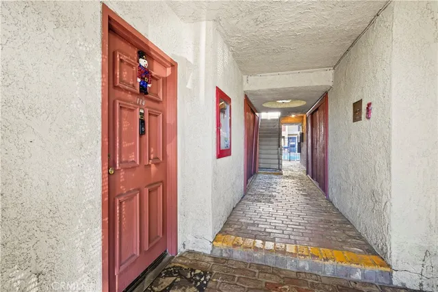 $399,999 | 21219 Roscoe Boulevard, Canoga Park, CA 91304