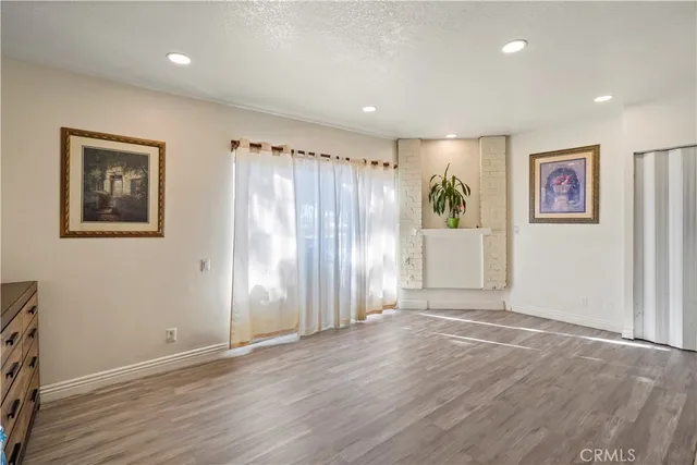 $399,999 | 21219 Roscoe Boulevard, Canoga Park, CA 91304