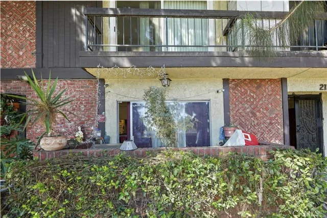 $399,999 | 21219 Roscoe Boulevard, Canoga Park, CA 91304