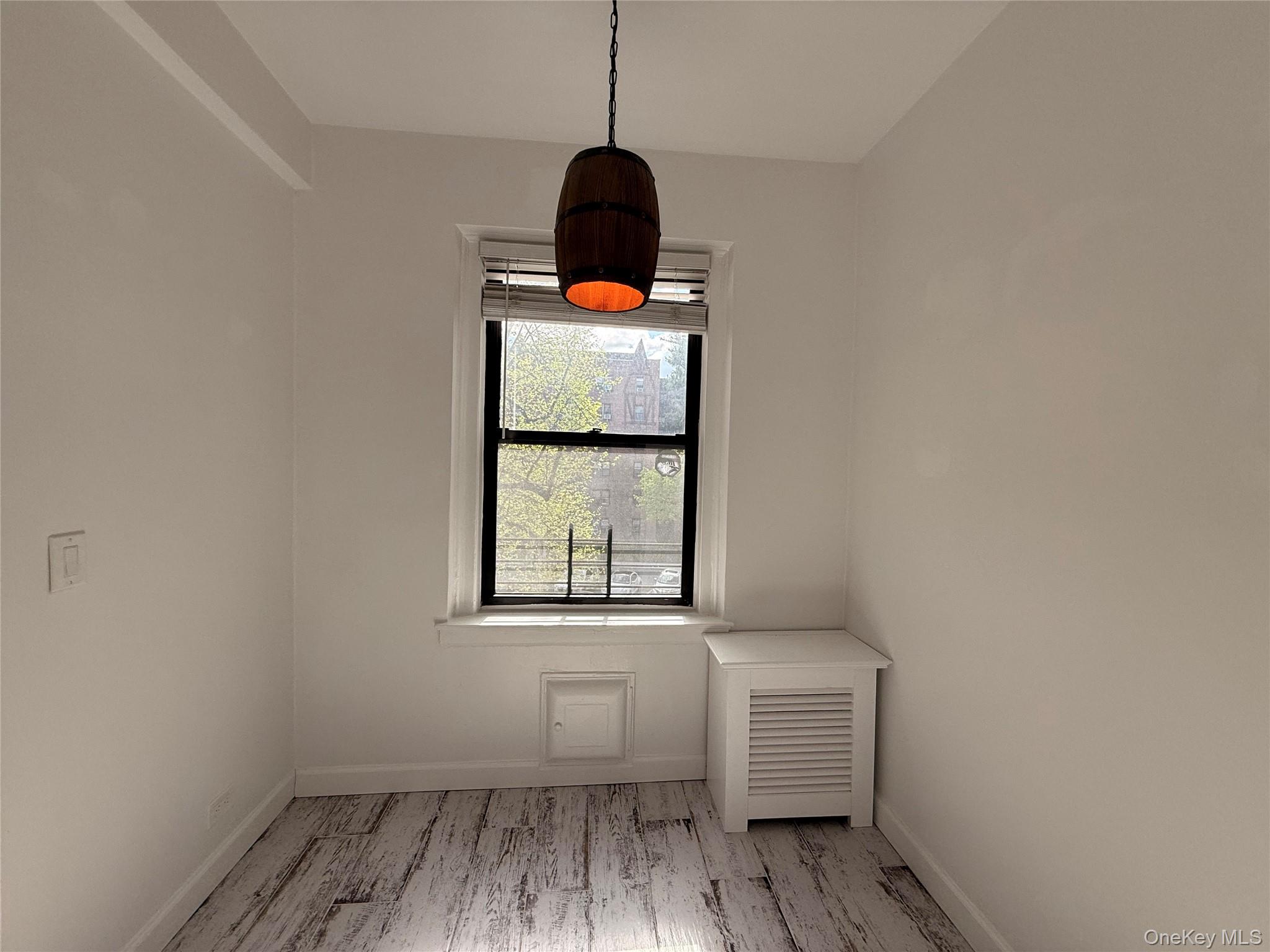 143 Garth Road, Unit 3L Scarsdale, NY 10583 - Photo 26 of 37 Eat In Kitchen Dining Area