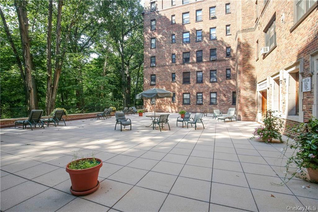 143 Garth Road, Unit 3L Scarsdale, NY 10583 - Photo 31 of 37 Common Terrace