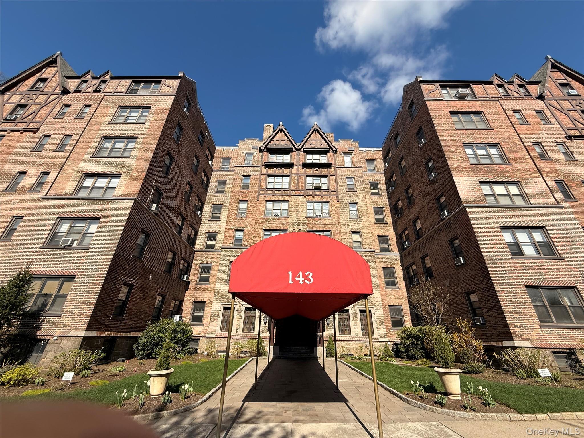143 Garth Road, Unit 3L Scarsdale, NY 10583 - Photo 33 of 37 Entrance to Colchester