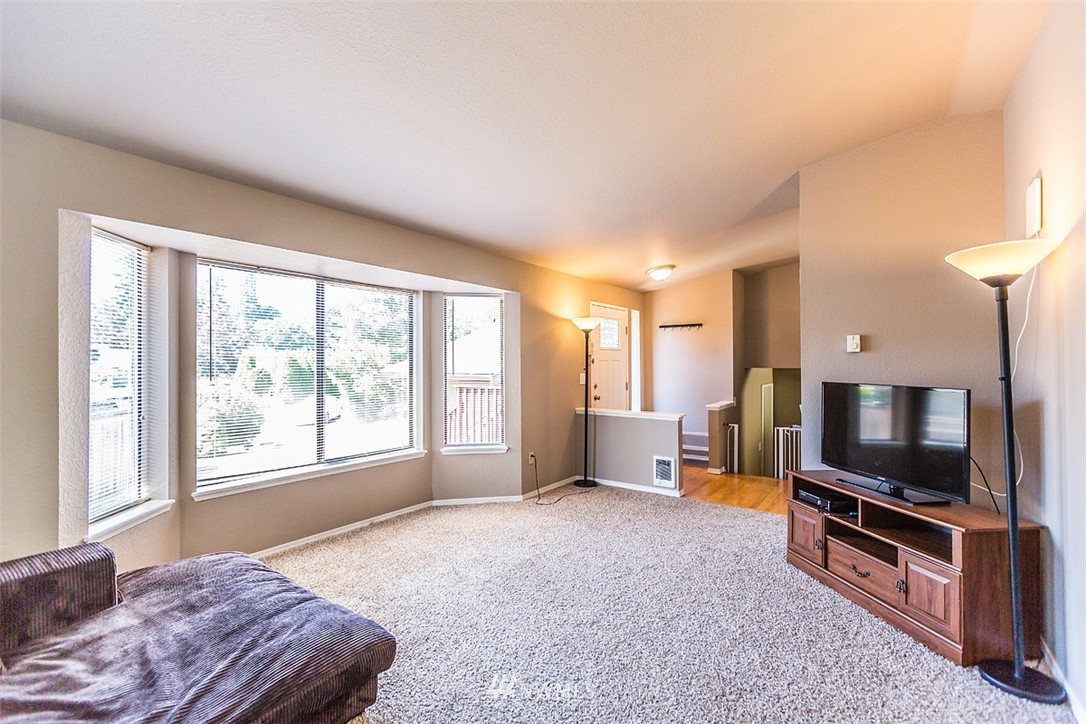 17325 18th Avenue Southeast Bothell, WA 98012 - Photo 3 of 19