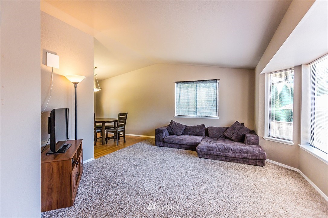17325 18th Avenue Southeast Bothell, WA 98012 - Photo 4 of 19
