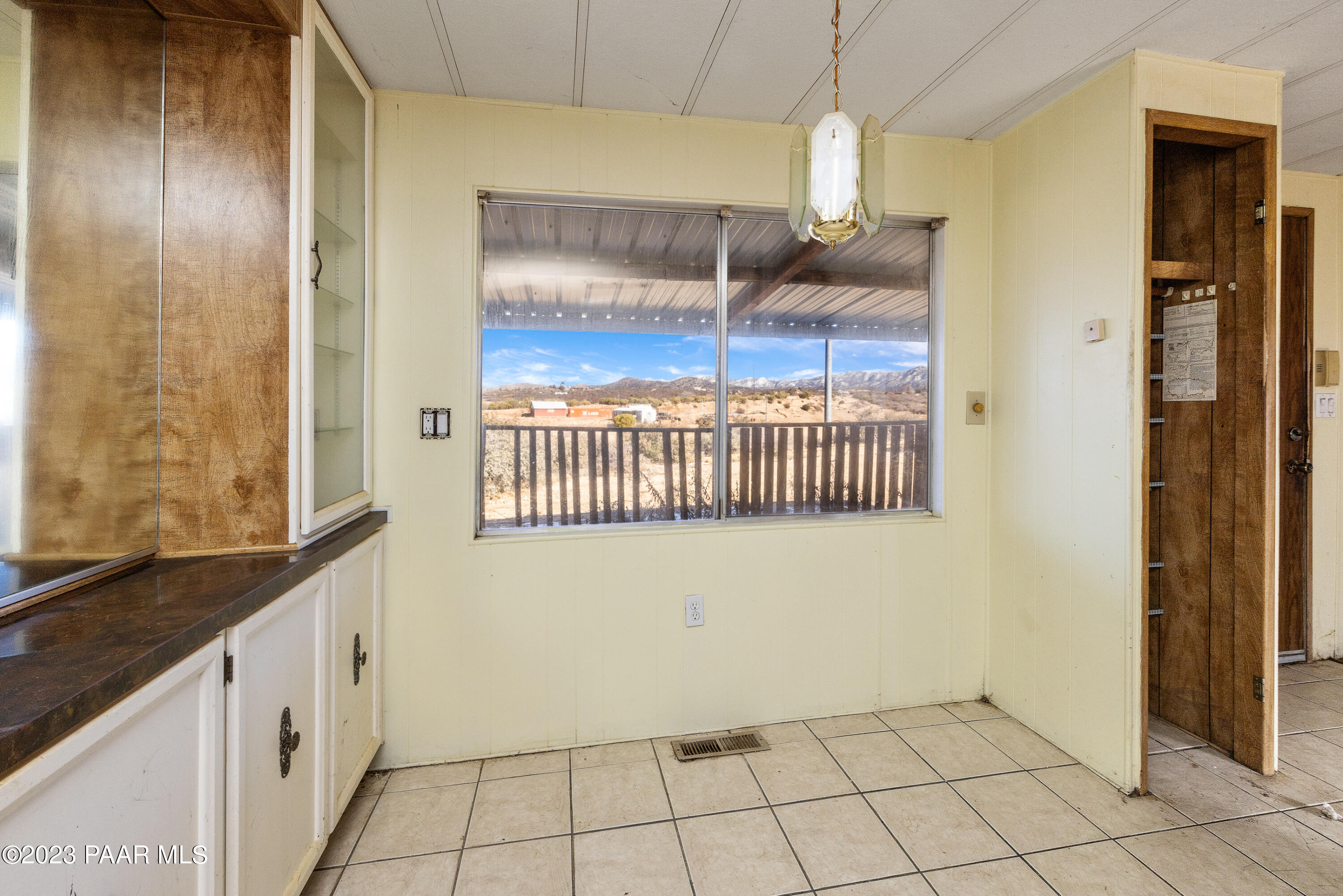 8395 West Red Rock Road Kirkland, AZ 86332 - Photo 12 of 30 012_Dining Room