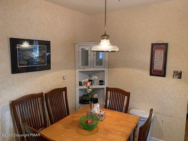 900 Stokes Mill Road Stroudsburg, PA 18360 - Photo 14 of 37 Stokes Dinning Area
