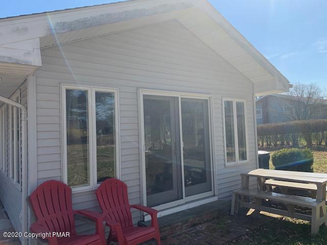 900 Stokes Mill Road Stroudsburg, PA 18360 - Photo 5 of 37 Stokes side Patio