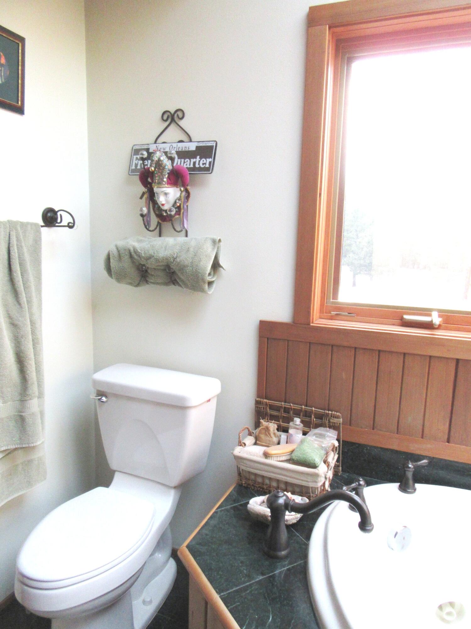 16144 Sprague River Road Chiloquin, OR 97624 - Photo 35 of 81 Primary Suite Toilet