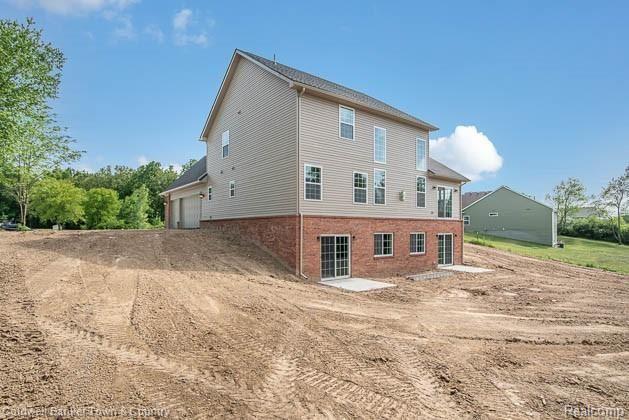 2278 White Hawk Drive Howell, MI 48843 - Photo 32 of 33 Back / side