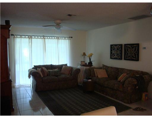 22359 Southwest 57th Circle, Unit 22359 Boca Raton, FL 33428 - Photo 5 of 7 Den/Family/Great Room