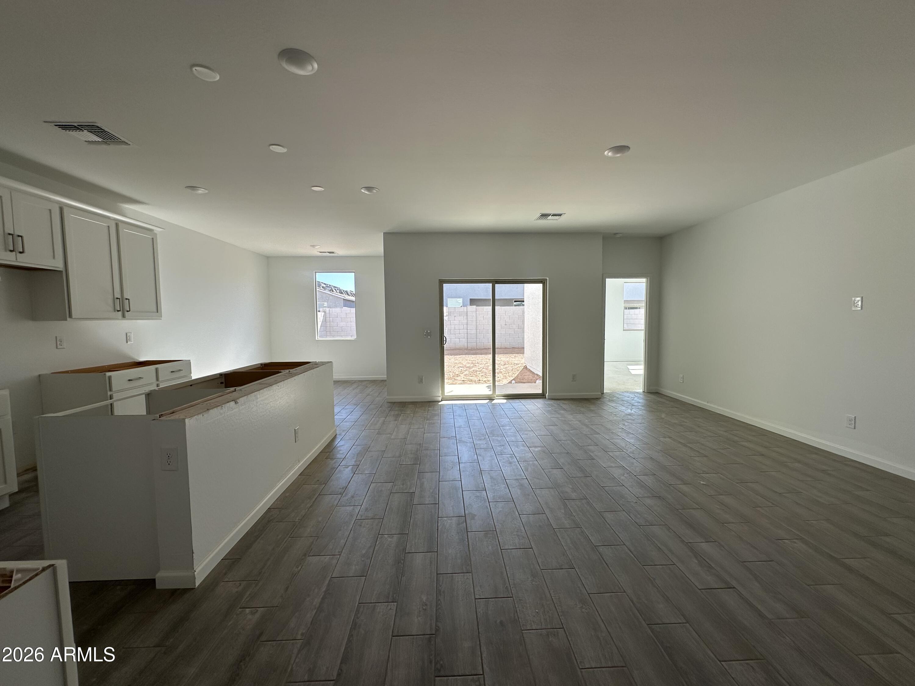 47637 West Moeller Road Maricopa, AZ 85139 - Photo 8 of 24 007- Great Room kitchen