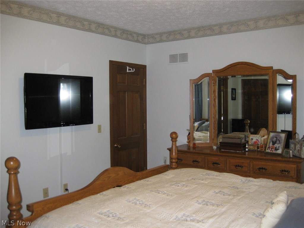 4566 Case Road Avon, OH 44011 - Photo 21 of 34