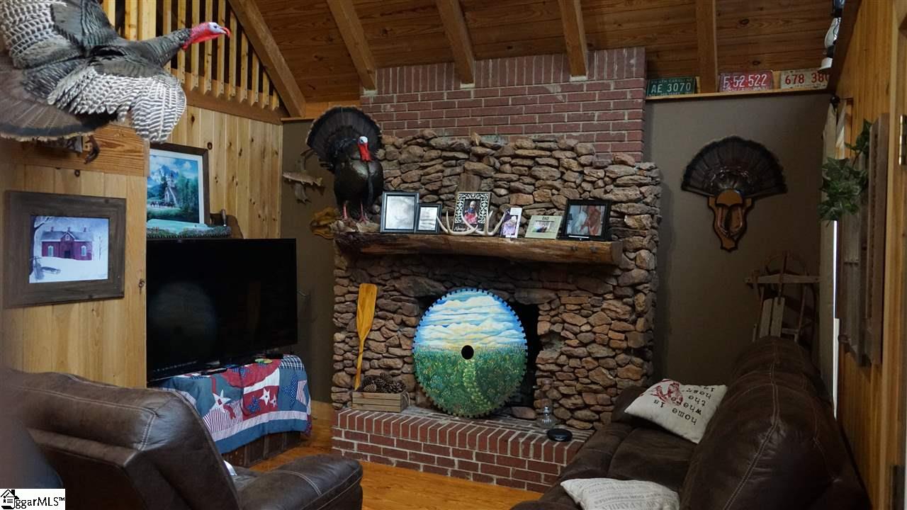 1338 Gravley Road Pickens, SC 29671 - Photo 18 of 28