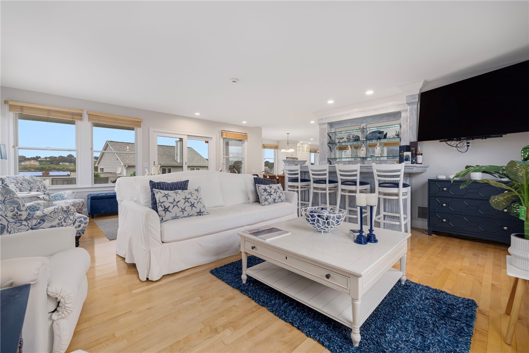 255 Bonnet Point Road Narragansett, RI 02882 - Photo 10 of 50 Gallery Image 10