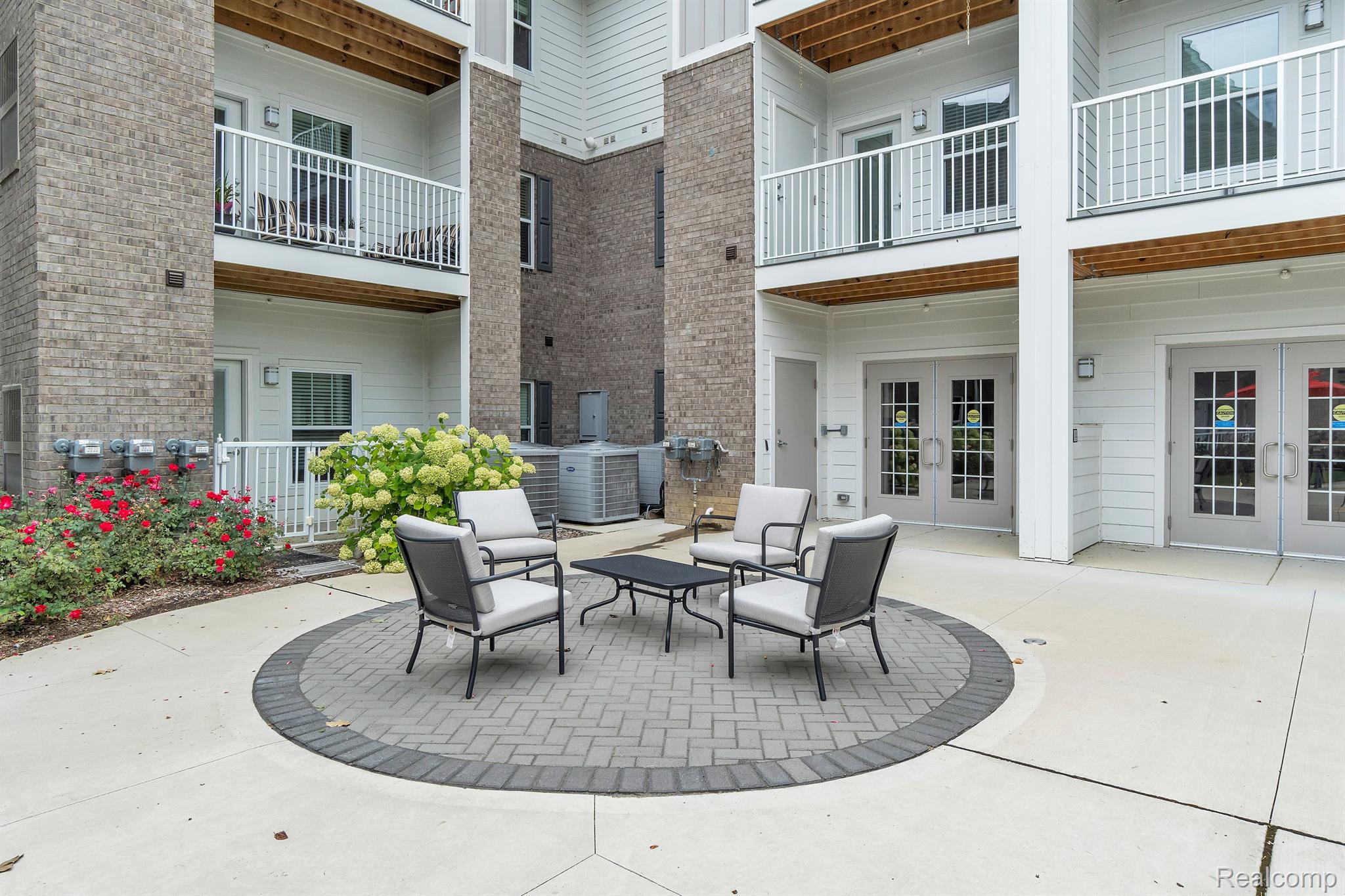1957 South Telegraph Road, Unit 301 Bloomfield Hills, MI 48302 - Photo 51 of 59