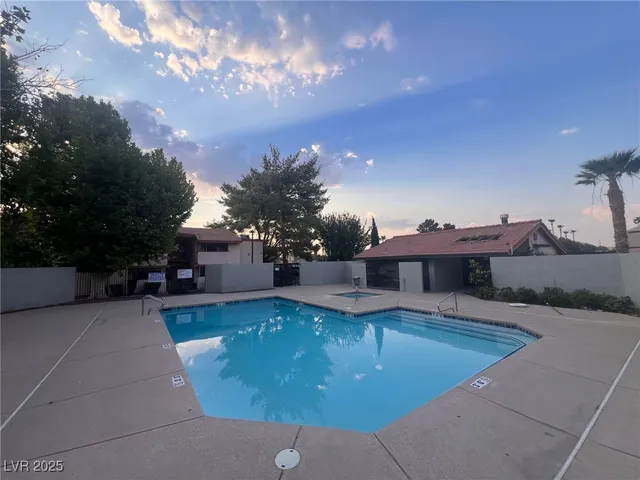 $1,100 | 1515 East Reno Avenue, Unit B208, Las Vegas, NV 89119