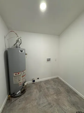 $195,900 | 2413 Farm To Market 2574, Palestine, TX 75803