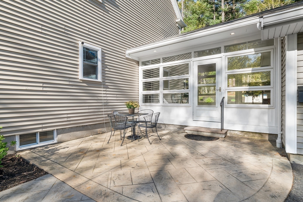 29 Pilgrim Way Walpole, MA 02032 - Photo 14 of 42