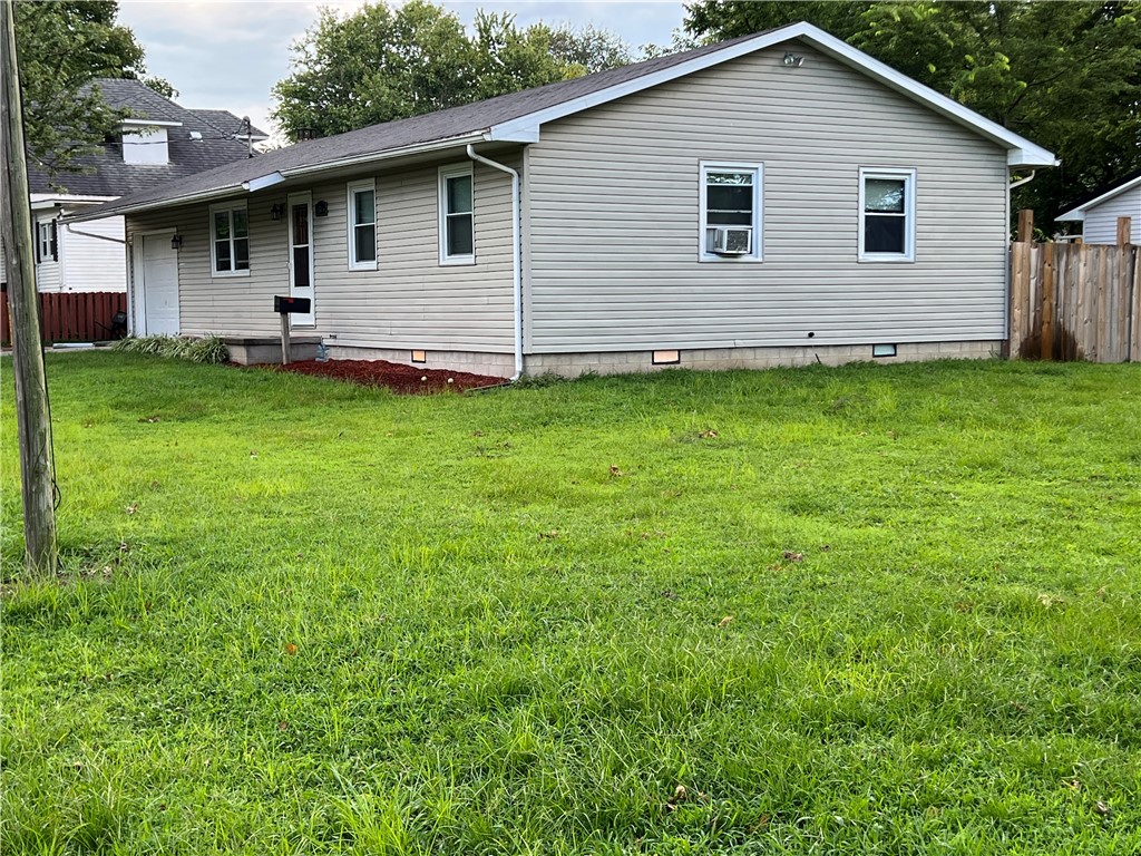 1306 East Chestnut Street Olney, IL 62450 - Photo 2 of 16