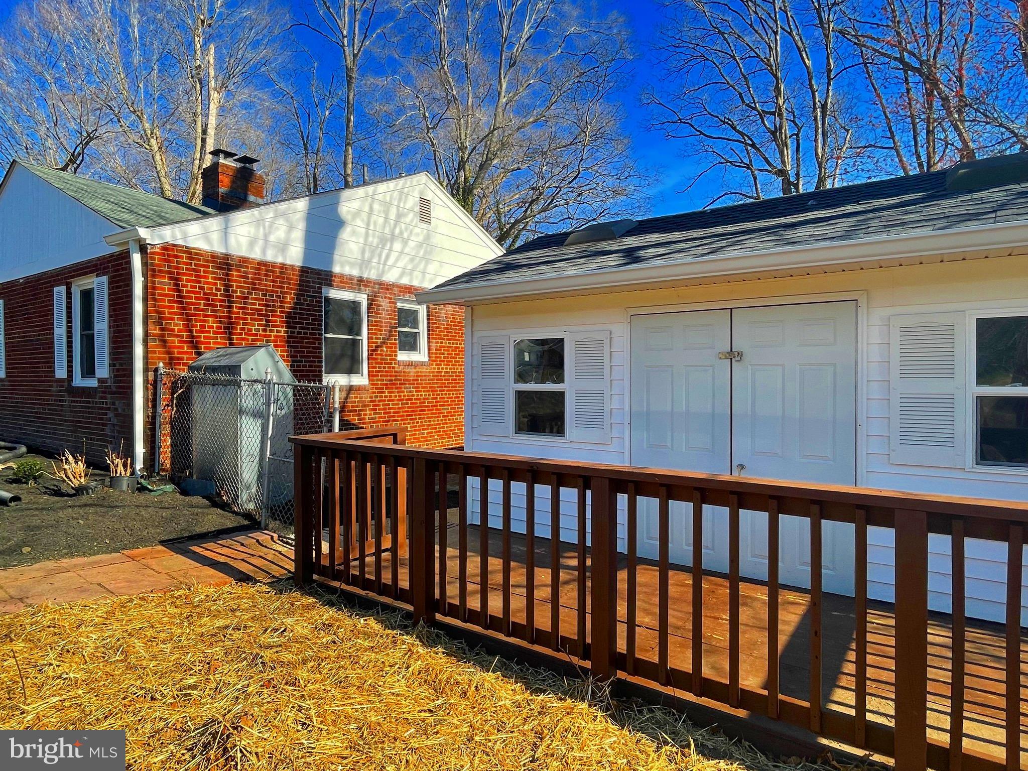 6107 Buckler Road Clinton, MD 20735 - Photo 3 of 36