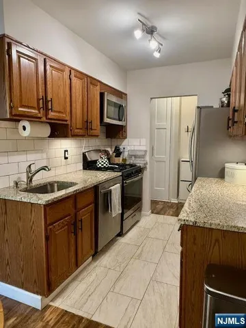 $279,900 | 458 River, Unit C, Nutley, NJ 07110