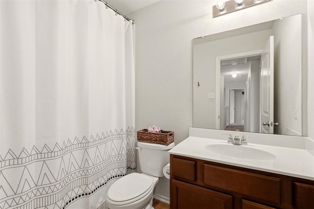 806 Silver Street Princeton, TX 75407 - Photo 27 of 29 Upstairs bathroom