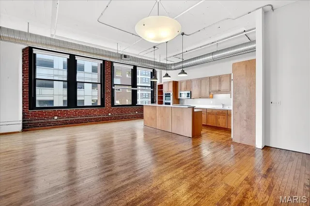 $199,000 | 1010 St Charles Street, Unit 602, St. Louis, MO 63101