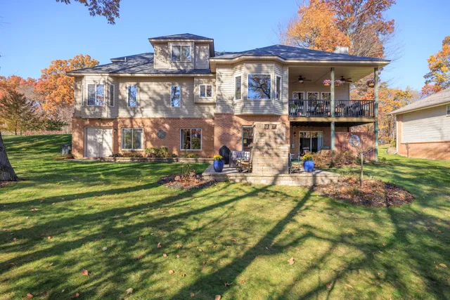 $719,900 | 8761 River Run Drive, White Lake, MI 48386