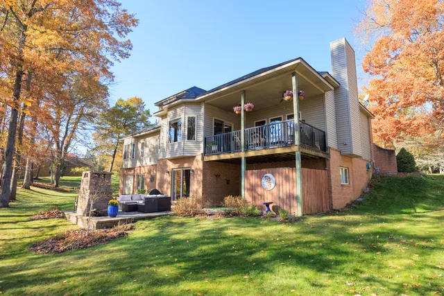 $719,900 | 8761 River Run Drive, White Lake, MI 48386