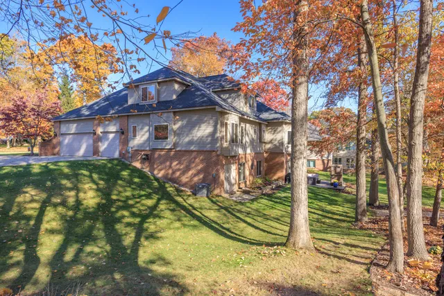 $719,900 | 8761 River Run Drive, White Lake, MI 48386