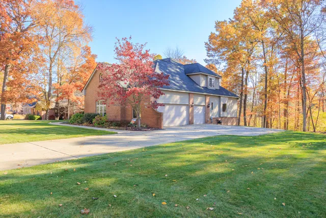 $719,900 | 8761 River Run Drive, White Lake, MI 48386