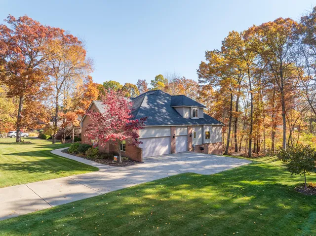 $719,900 | 8761 River Run Drive, White Lake, MI 48386