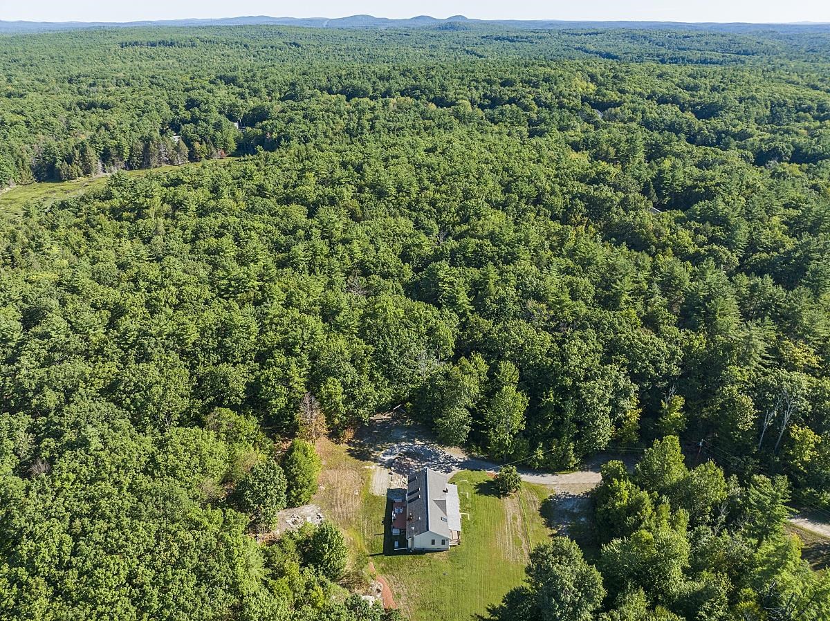 489 Candia Road Chester, NH 03036 - Photo 32 of 36