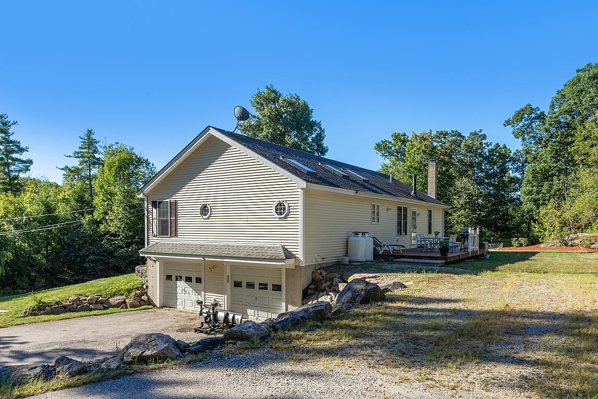 489 Candia Road Chester, NH 03036 - Photo 5 of 36