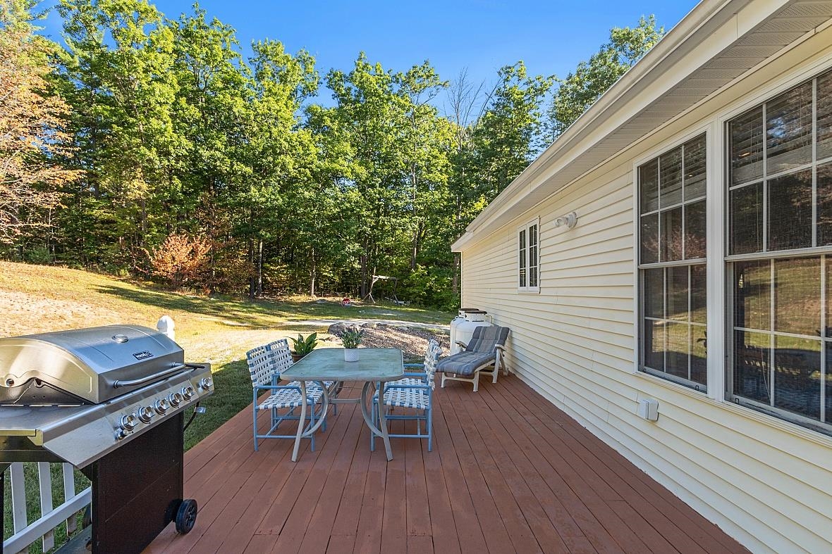 489 Candia Road Chester, NH 03036 - Photo 6 of 36