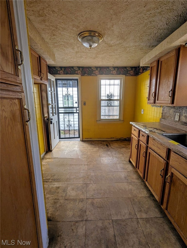 3725 Menlo Road Cleveland, OH 44120 - Photo 8 of 15