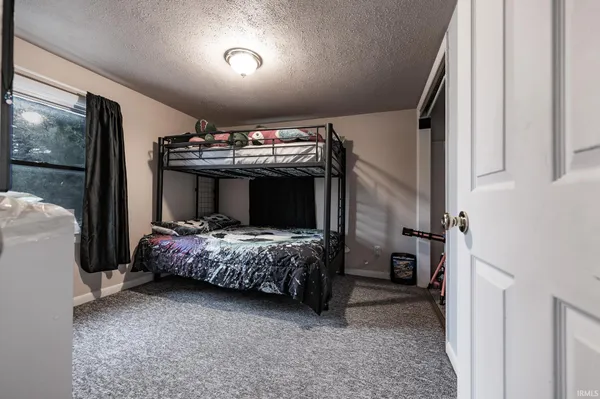 $185,000 | 112 Vine Street, Gas City, IN 46933