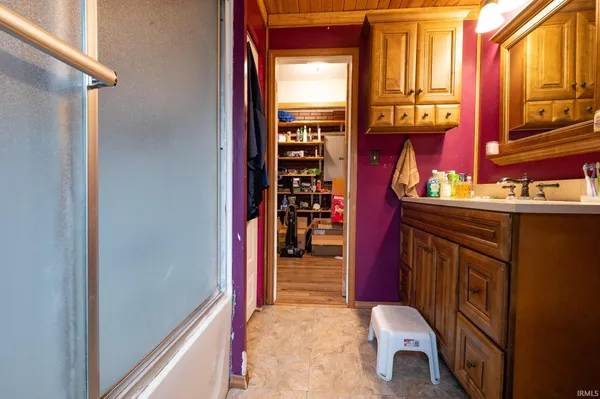 $185,000 | 112 Vine Street, Gas City, IN 46933