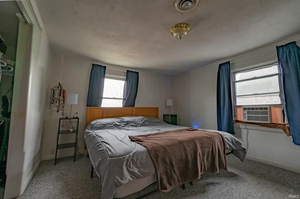 $185,000 | 112 Vine Street, Gas City, IN 46933