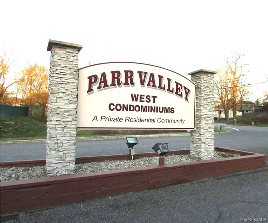 $1,800 | 1204 Parr Lake Drive, Unit 12D, Newburgh, NY 12550