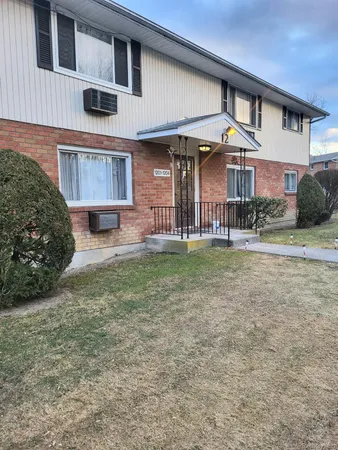 $1,800 | 1204 Parr Lake Drive, Unit 12D, Newburgh, NY 12550